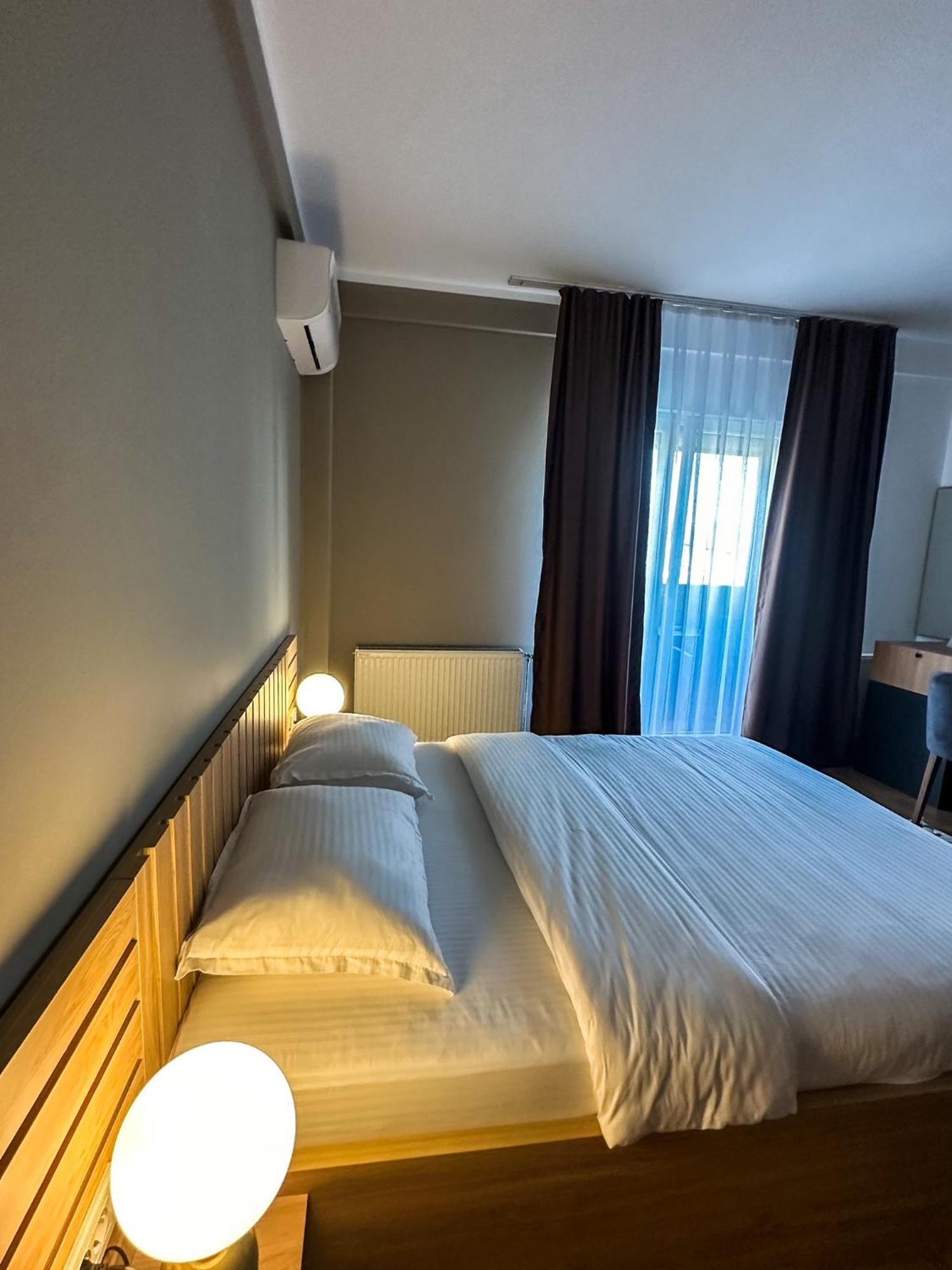 Grand Apartments Prishtina Pristina Buitenkant foto