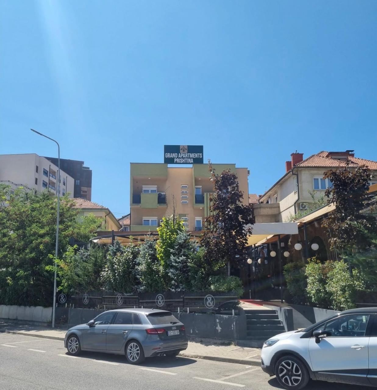 Grand Apartments Prishtina Pristina Buitenkant foto