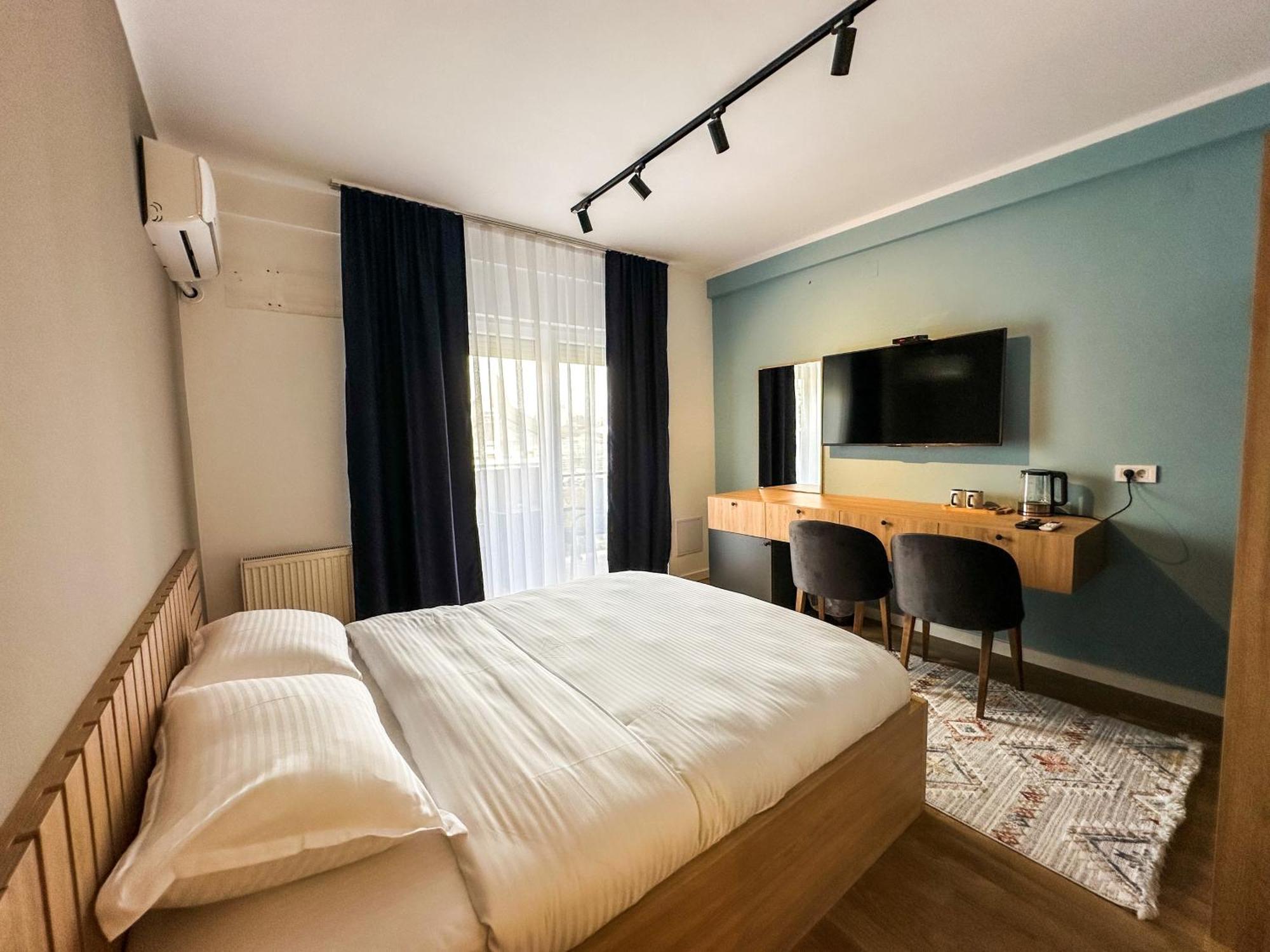 Grand Apartments Prishtina Pristina Buitenkant foto