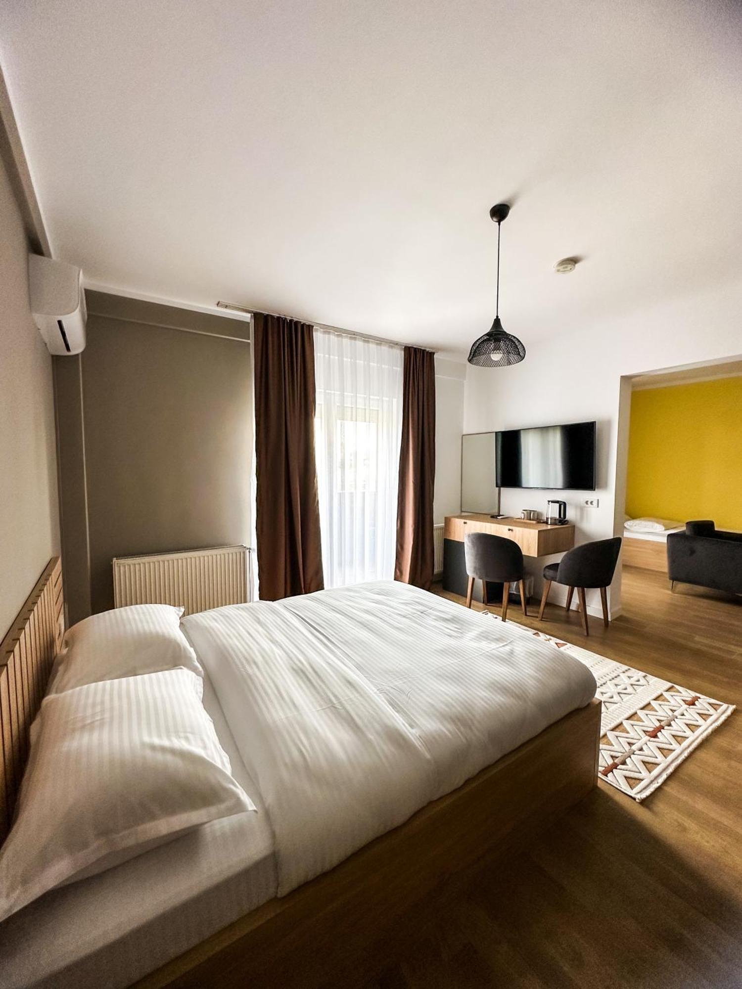Grand Apartments Prishtina Pristina Buitenkant foto