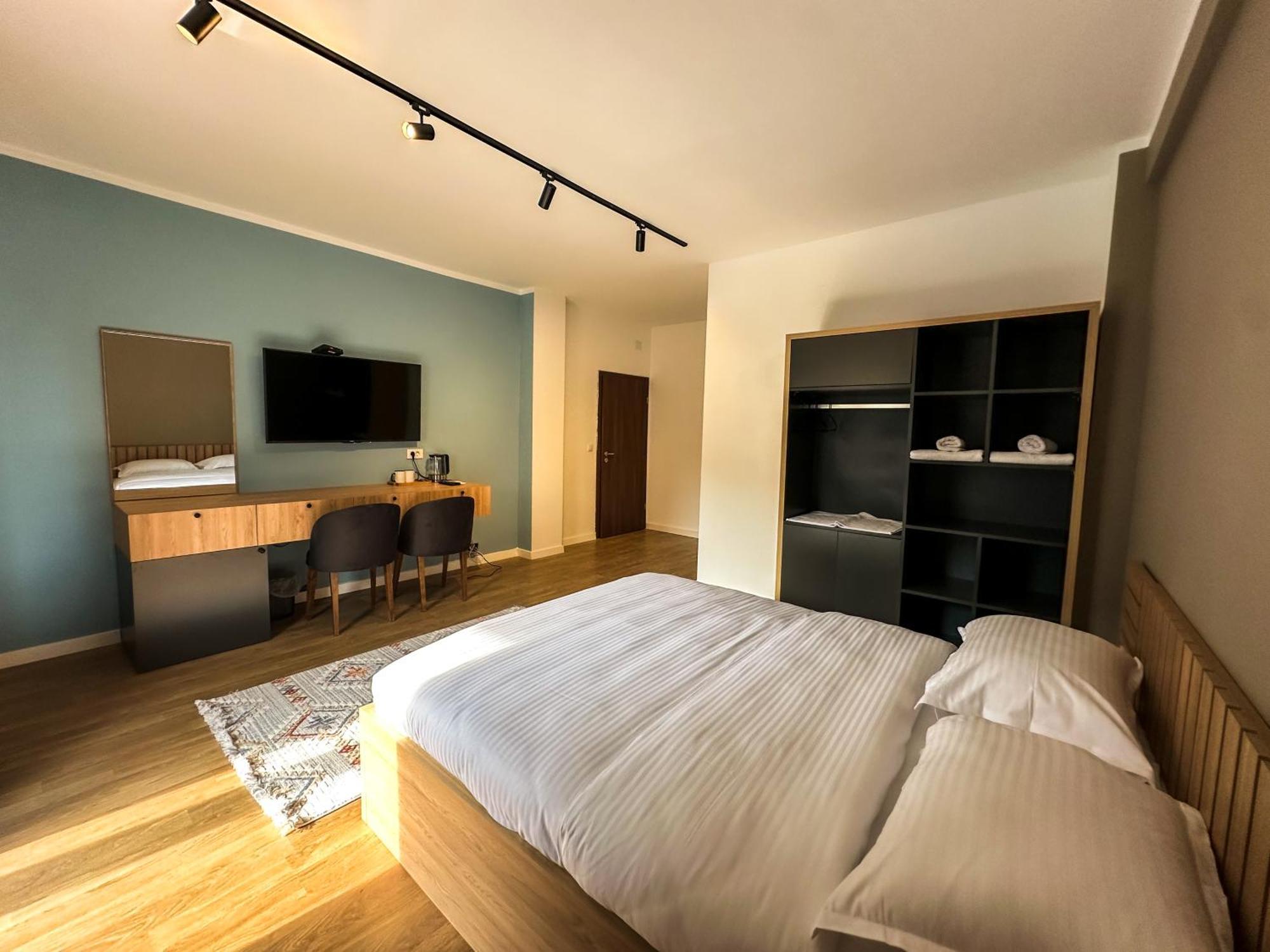 Grand Apartments Prishtina Pristina Buitenkant foto