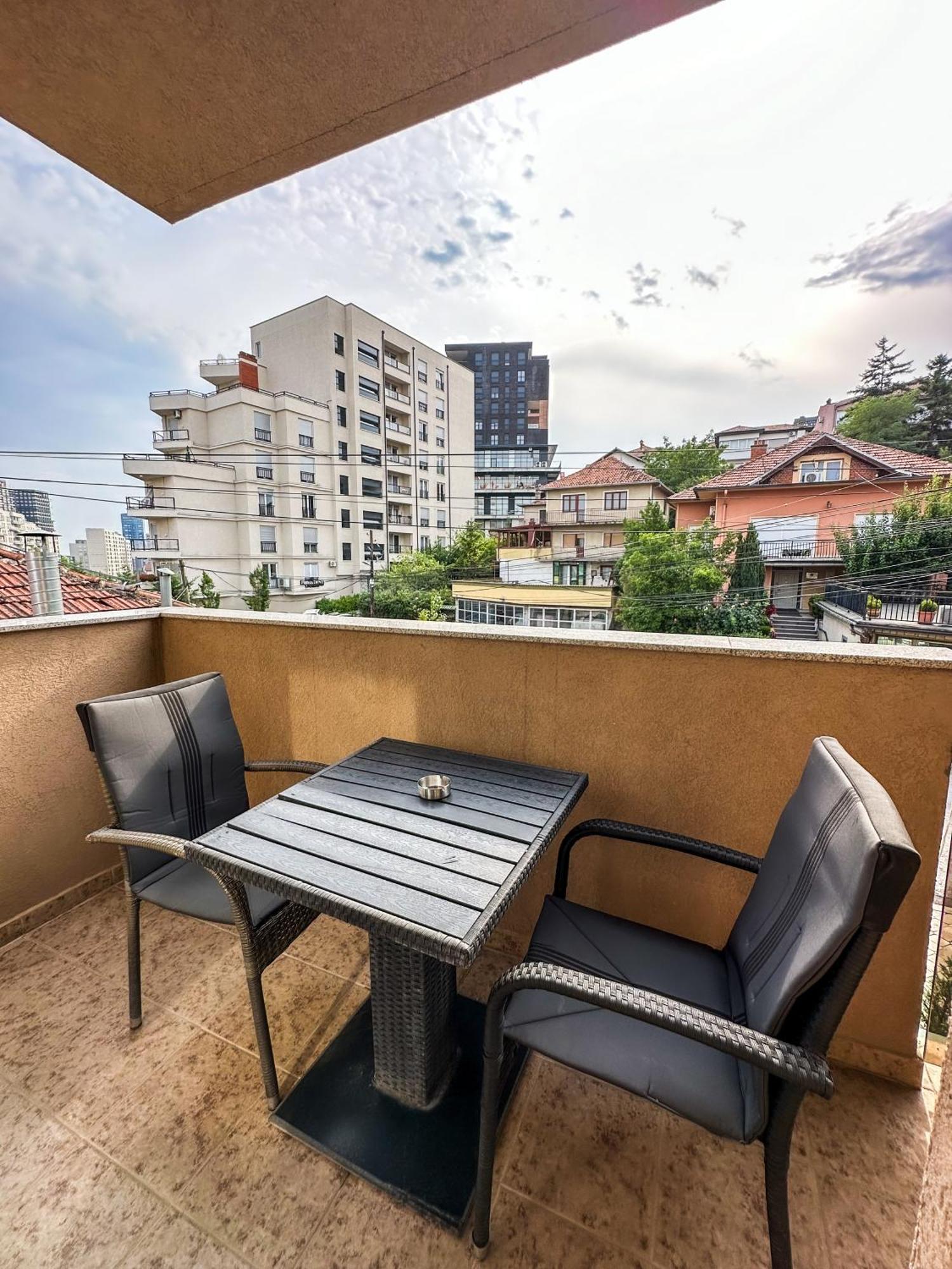 Grand Apartments Prishtina Pristina Buitenkant foto