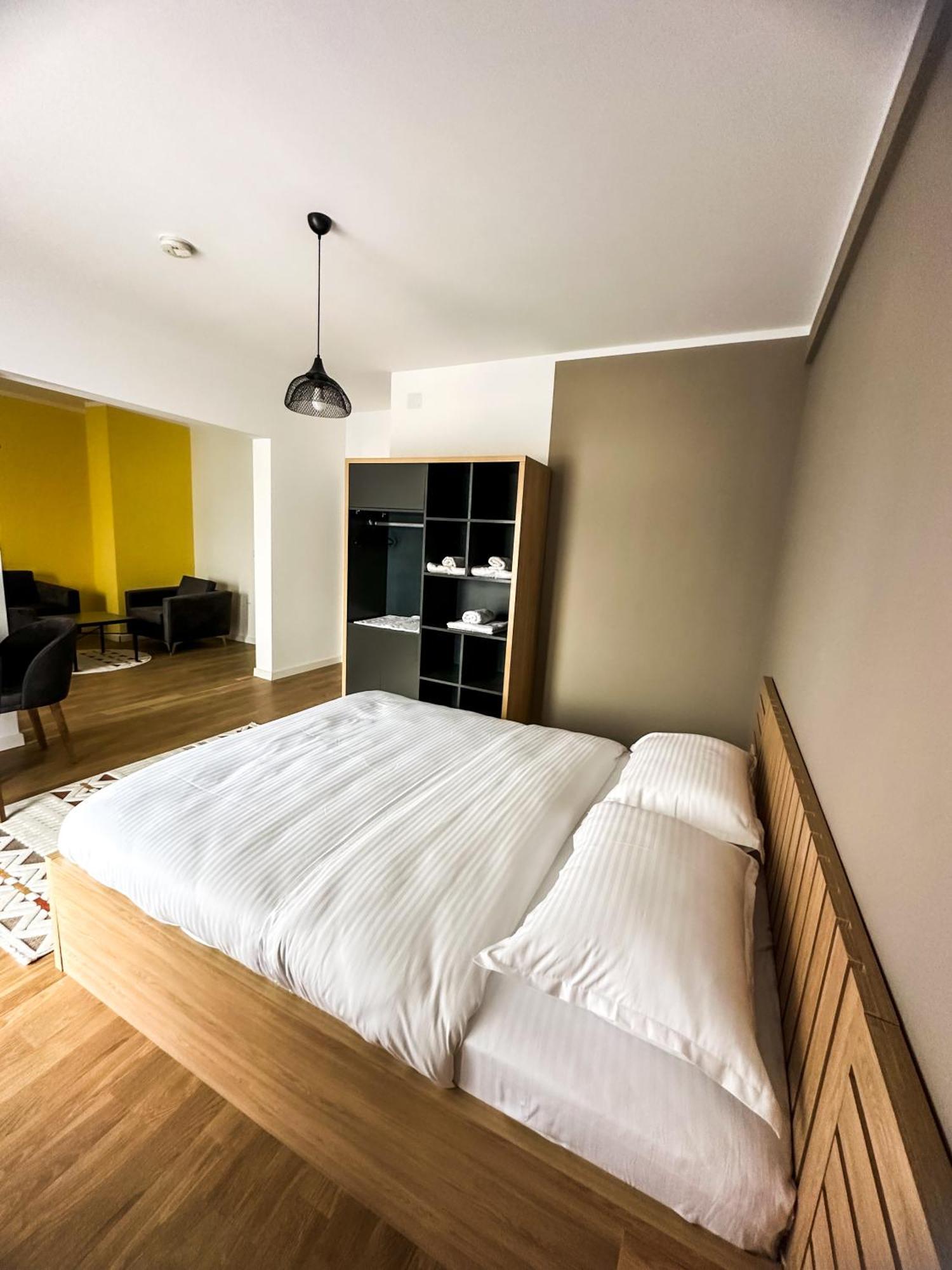 Grand Apartments Prishtina Pristina Buitenkant foto