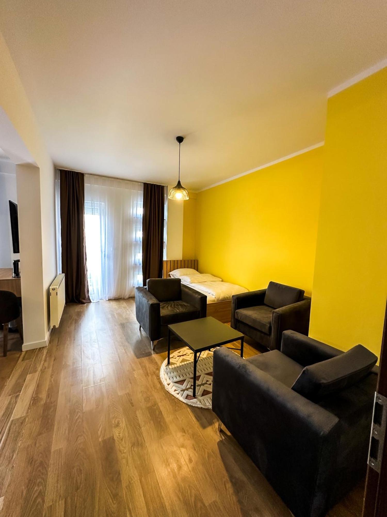 Grand Apartments Prishtina Pristina Buitenkant foto