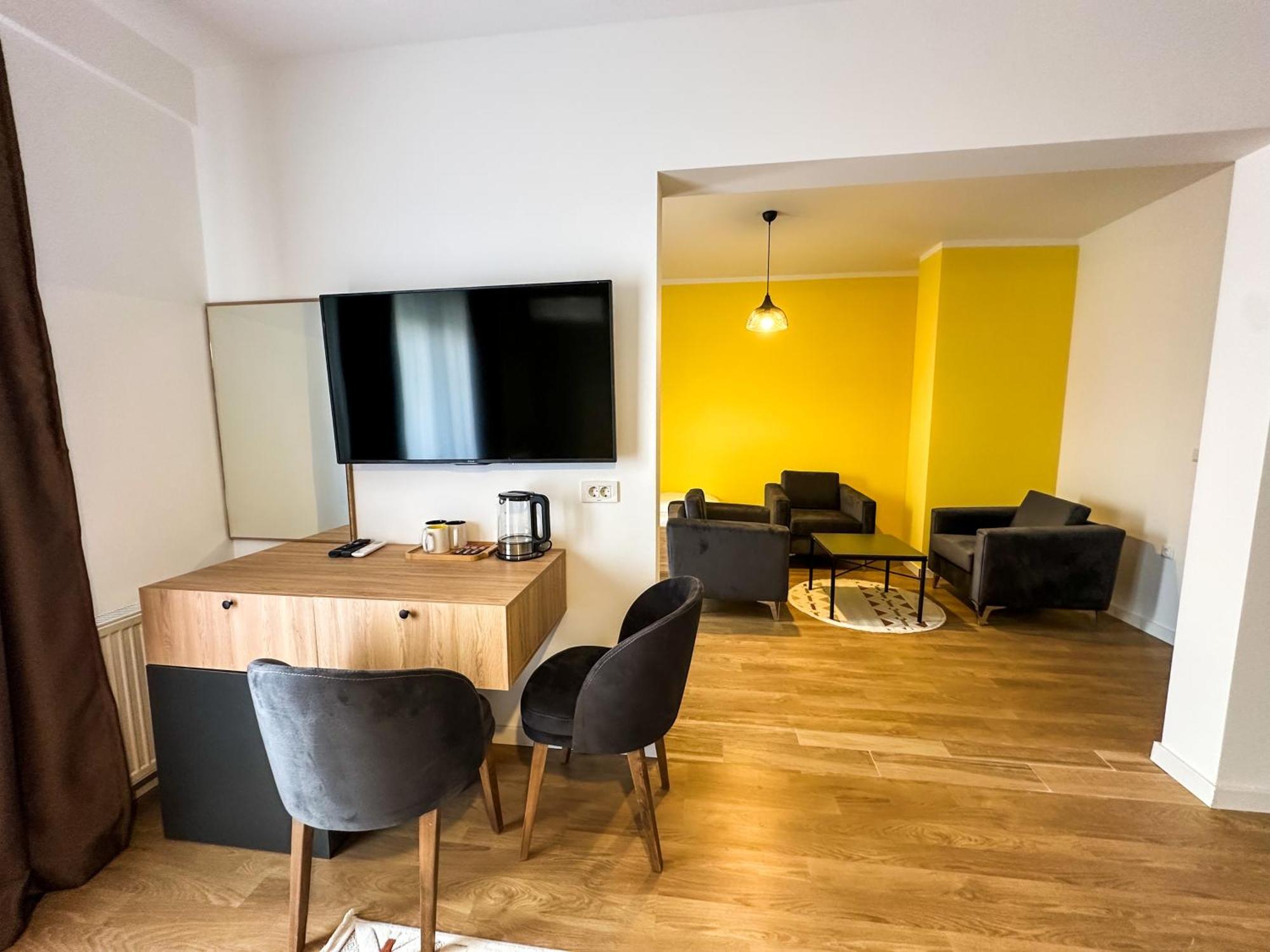 Grand Apartments Prishtina Pristina Buitenkant foto