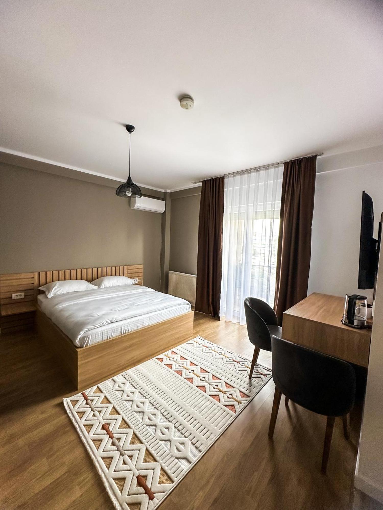 Grand Apartments Prishtina Pristina Buitenkant foto