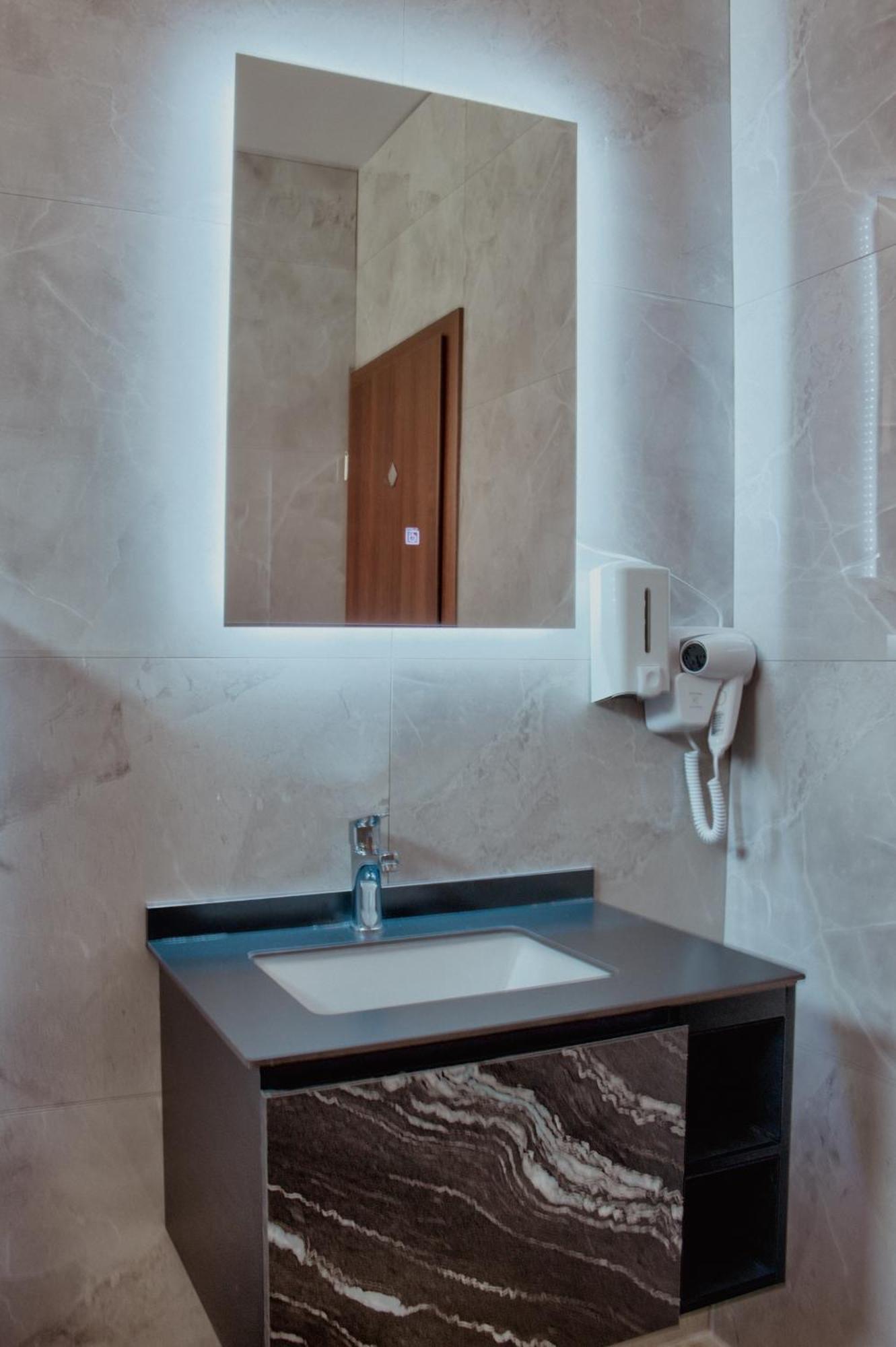 Grand Apartments Prishtina Pristina Buitenkant foto